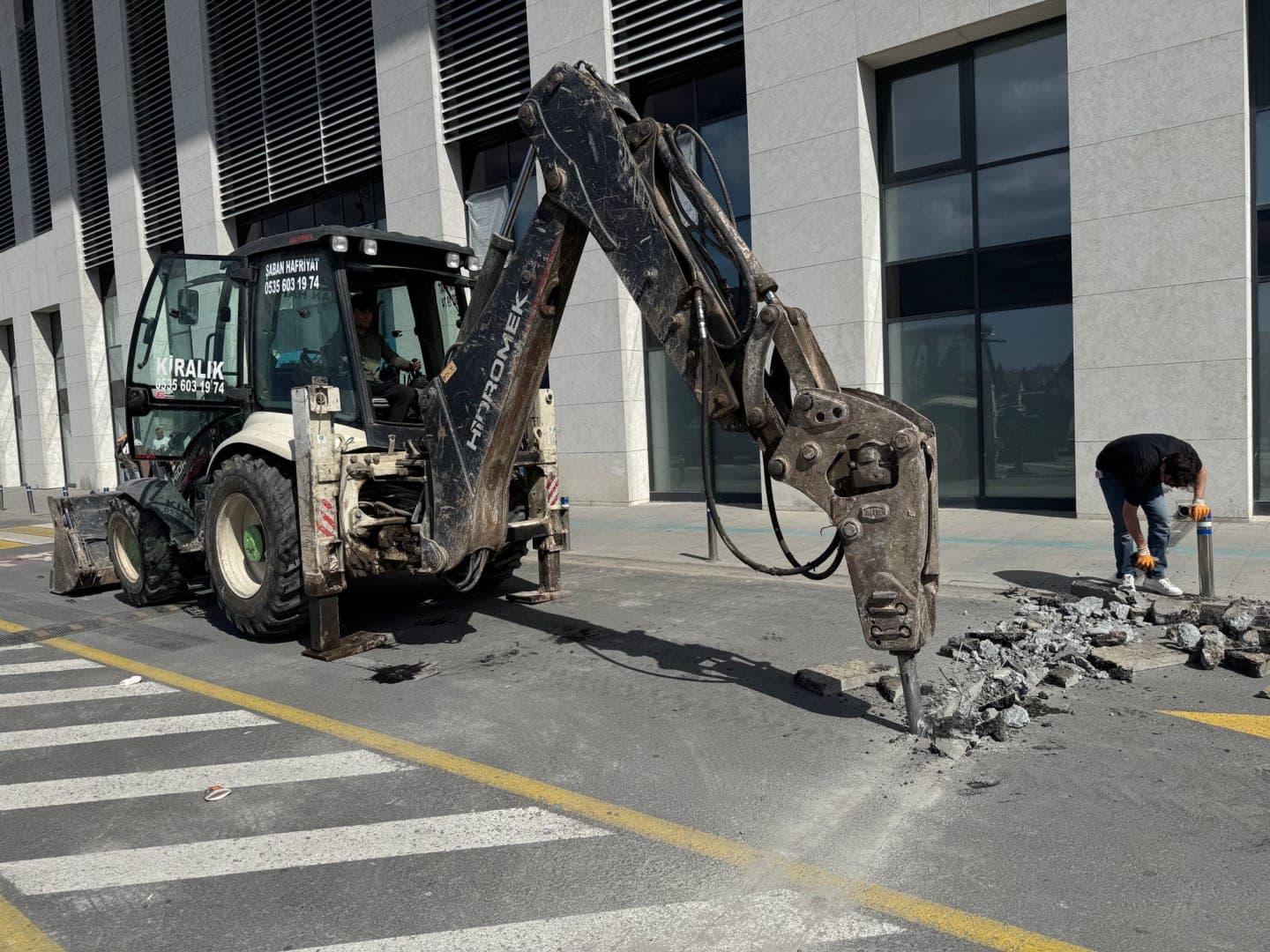 Zeytinburnu Buz Pisti Altyapı İyileştirme ve Çevre Düzenleme Çalışması